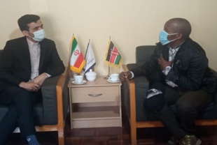 دیدار و گفتگوی سرپرست رایزنی فرهنگی کنیا و نماینده بنیاد سعدی با استاد زبان فارسی در غنا