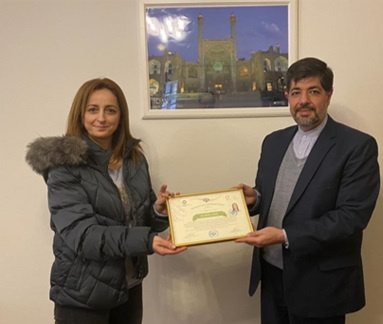 زبان فارسی به شکل معجزه آسایی سبب آرامش روحی من شد