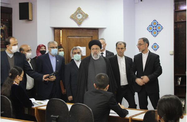 بازدید رییس جمهور کشورمان از رایزنی فرهنگی ایران در ترکمنستان و کلاس‌های زبان فارسی