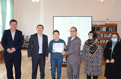 تجلیل از فارسی‌آموزان قرقیزی در مسابقه «آشنایی با مشاهیر شعر و ادب فارسی»