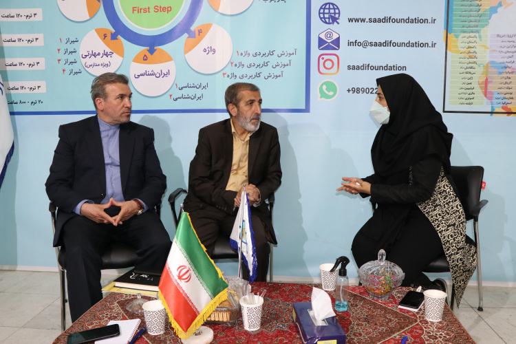 بپذیریم در گسترش زبان فارسی کوتاهی کردیم