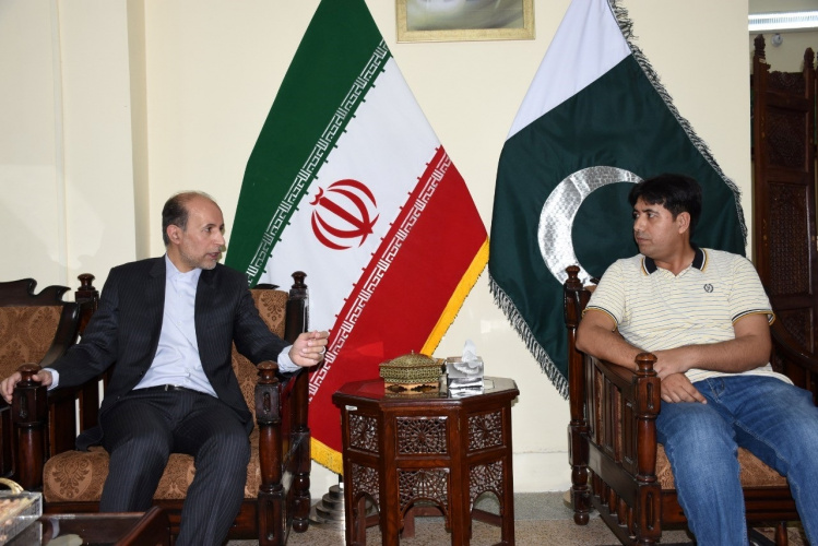 خانه‌های فرهنگ ایران در پاکستان محلی مناسب برای آشنایی مردم با زبان فارسی است