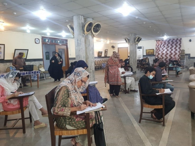 شرکت‌ زبان‌آموزان پاکستانی در آزمون میان دوره زبان فارسی