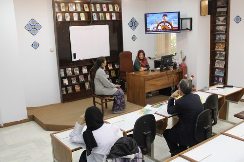 برگزاری آزمون شفاهی دوره آموزش زبان فارسی در عشق آباد