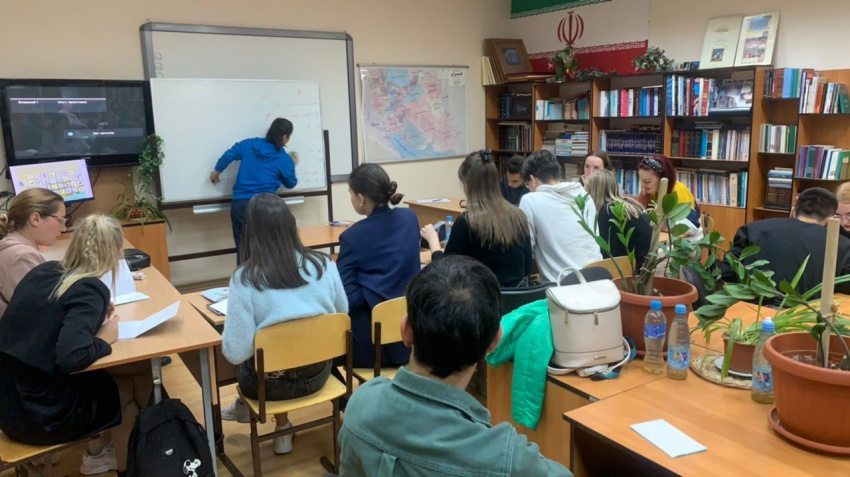 برگزاری دوره‌های آموزش زبان فارسی در مناطق و جمهوری‌های مختلف فدراسیون روسیه