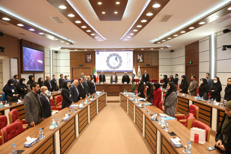 افزایش ۱۰ برابری فارسی‌آموزان در ده سال اخیر / تشریح فعالیت‌های نوین بنیاد سعدی در حوزه آموزش زبان فارسی/رونمایی از جدیدترین محصولات بنیاد سعدی/امضای تفاهم نامه فیمابین بنیاد سعدی و وزارت بهداشت، درمان و آموزش پزشکی