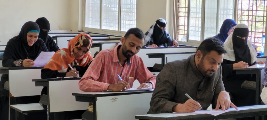 پایان دوره‌های نوآموز و پیش میانی زبان فارسی در بمبئی