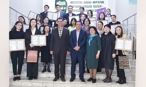 رقابت دانشجویان قزاقستانی در المپیاد زبان فارسی