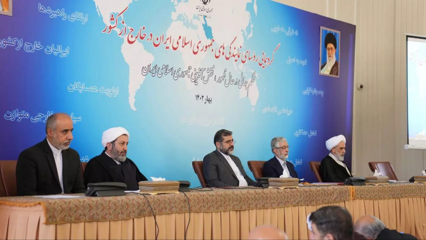 زبان فارسی جایگاه ویژه در دیپلماسی عمومی ایران دارد