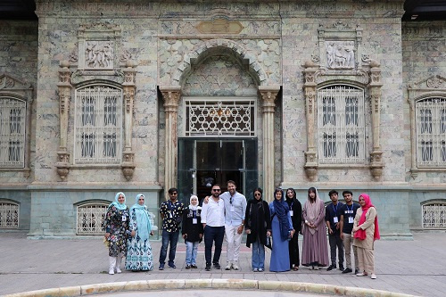 فارسی‌آموزان بنیاد سعدی در کاخ سفید عکس یادگاری گرفتند