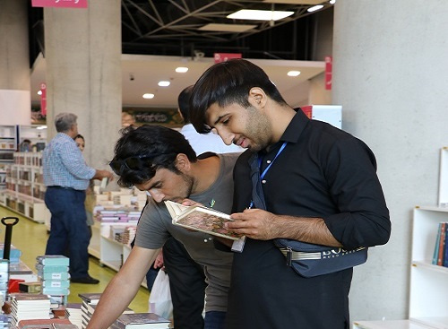 غزلیات «حافظ» مرا شیفته زبان فارسی کرد