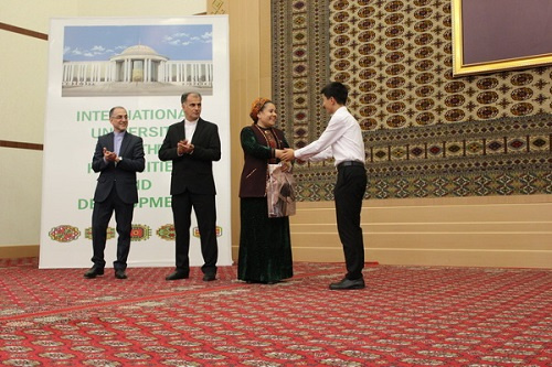 لغات فارسی در ترکمنستان پرتعداد است