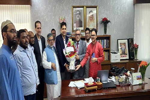 آموزش «فارسی» در دانشگاه داکا را با قدرت ادامه می‌دهیم