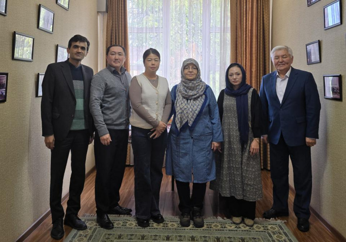دیدار نماینده بنیاد سعدی با استادان زبان فارسی دانشگاه دولتی قرقیزستان