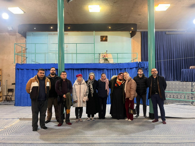 بازدید فارسی آموزان خارجی از حسینیه جماران