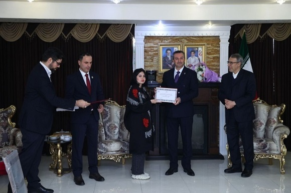 تقدیر از دانشجویان برتر زبان و ادبیات فارسی در دانشگاه سلیمانیه عراق