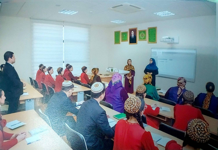 دوره مهارت‌افزایی استادان و دانشجویان زبان فارسی دانشگاه‌های ترکمنستان آغاز شد