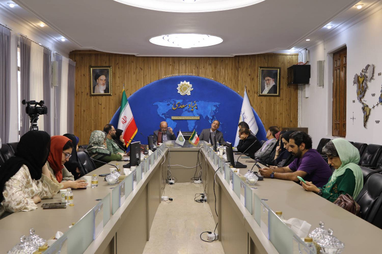 گسترش زبان فارسی بخشی از دیپلماسی فرهنگی ایران است
